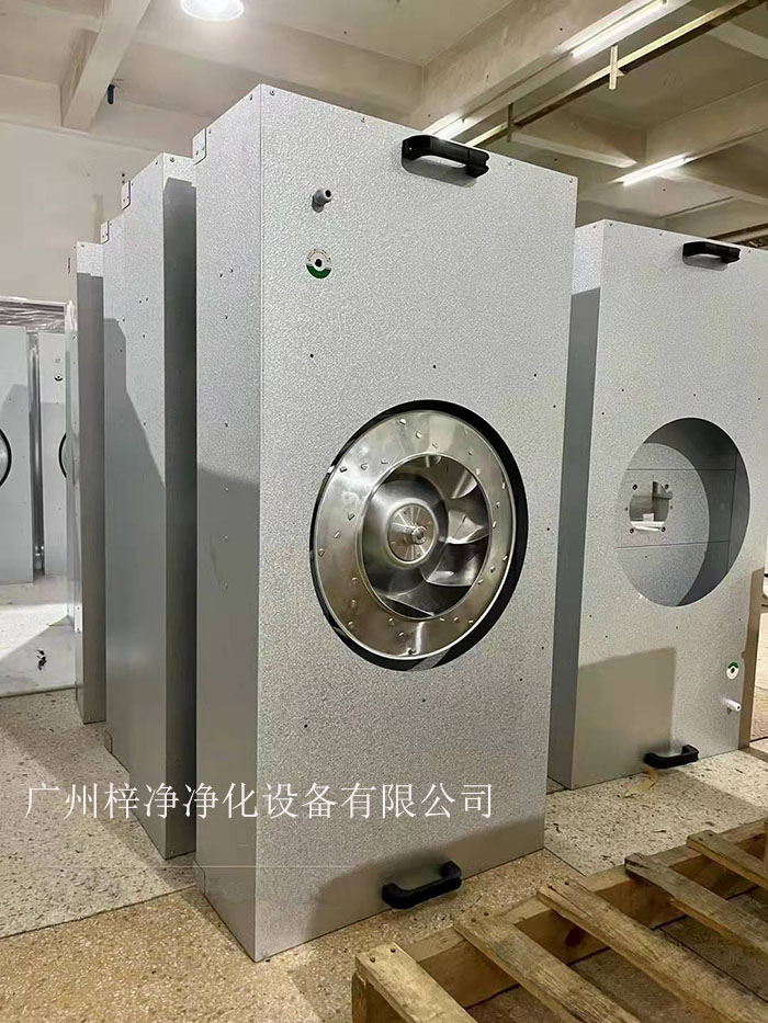 群控FFU是把幾十,幾百乃至上千臺(tái)FFU通過FFU監(jiān)控主機(jī)將其連接起來并進(jìn)行監(jiān)控。 群控FFU|電腦群控ffu|FFU遙控控制系統(tǒng)